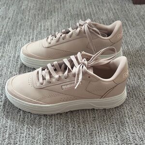 Reebok Women's Light Pink Sneakers